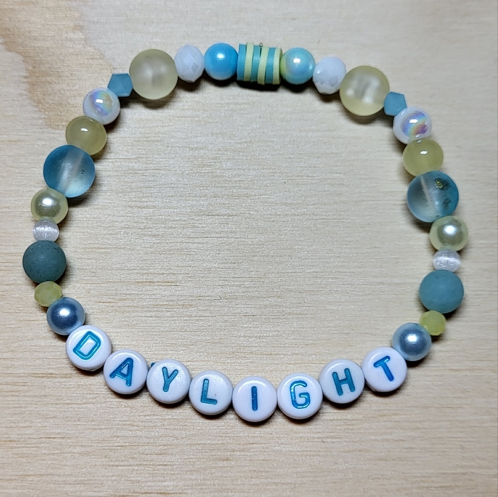Daylight- Taylor Swift Friendship Bracelet, Size 7.5"